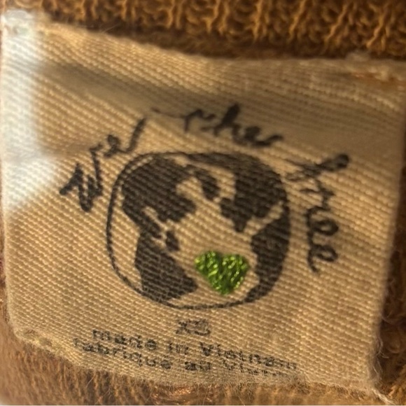 Free People We The Free Colby Tee Shirt Long Sleeves Thumbholes Women XS Boho - Picture 9 of 9